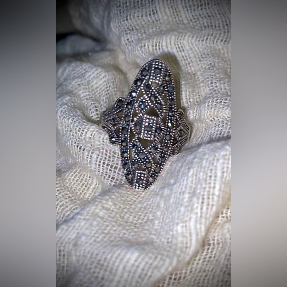 HAN THAI Signed STERLING Marcasite Vintage Ring Size 7/8